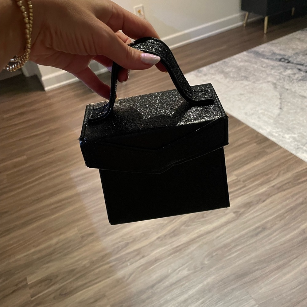 Tiny cute black glitter purse excellent for evening or red carpet